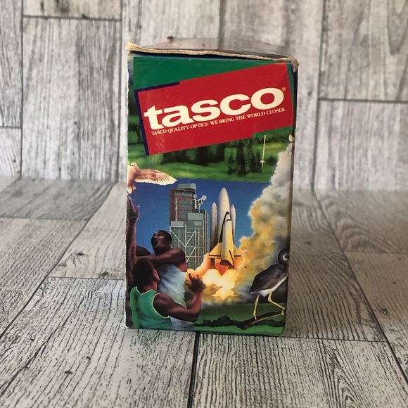 Tasco 165RB Black Compact Rubber Armored Folding Binoculars 8x21mm w/Case - Picture 6 of 11